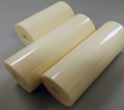 부피 저항 1014 Ωcm Al2O3 세라믹 단열 저항 1012 Ωcm 산업용 전기 단열기